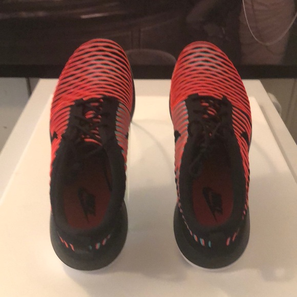 NIKE ROSHE TWO FLYKNIT SIZE 10 - Picture 5 of 7